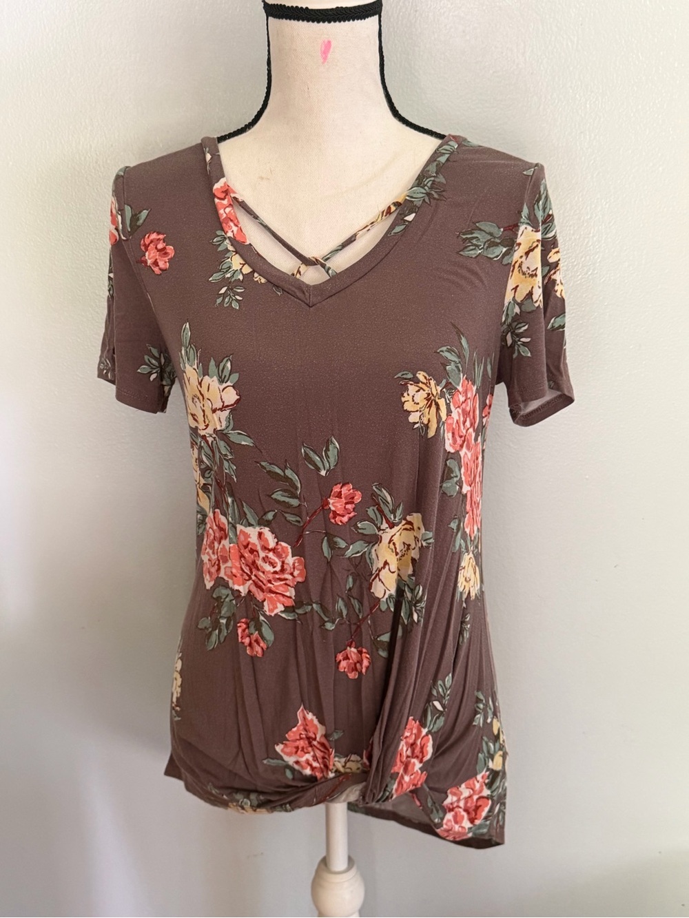 Maurices Brown Floral Crisscross V-Neck Short Sleeve Top